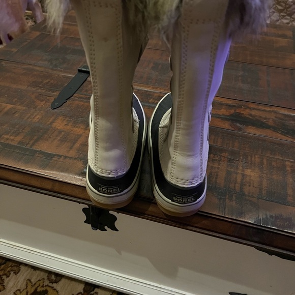 Sorel Women's Fur-Lined Winter Boots size 8 - Picture 8 of 11